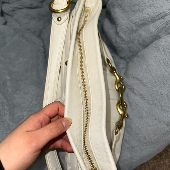 Vintage Coach White Leather Hobo Shoulder Bag with Gold Hardware